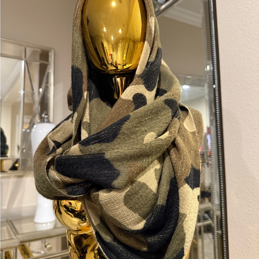 Bundle 4 Scarfs. - Picture 3 of 4